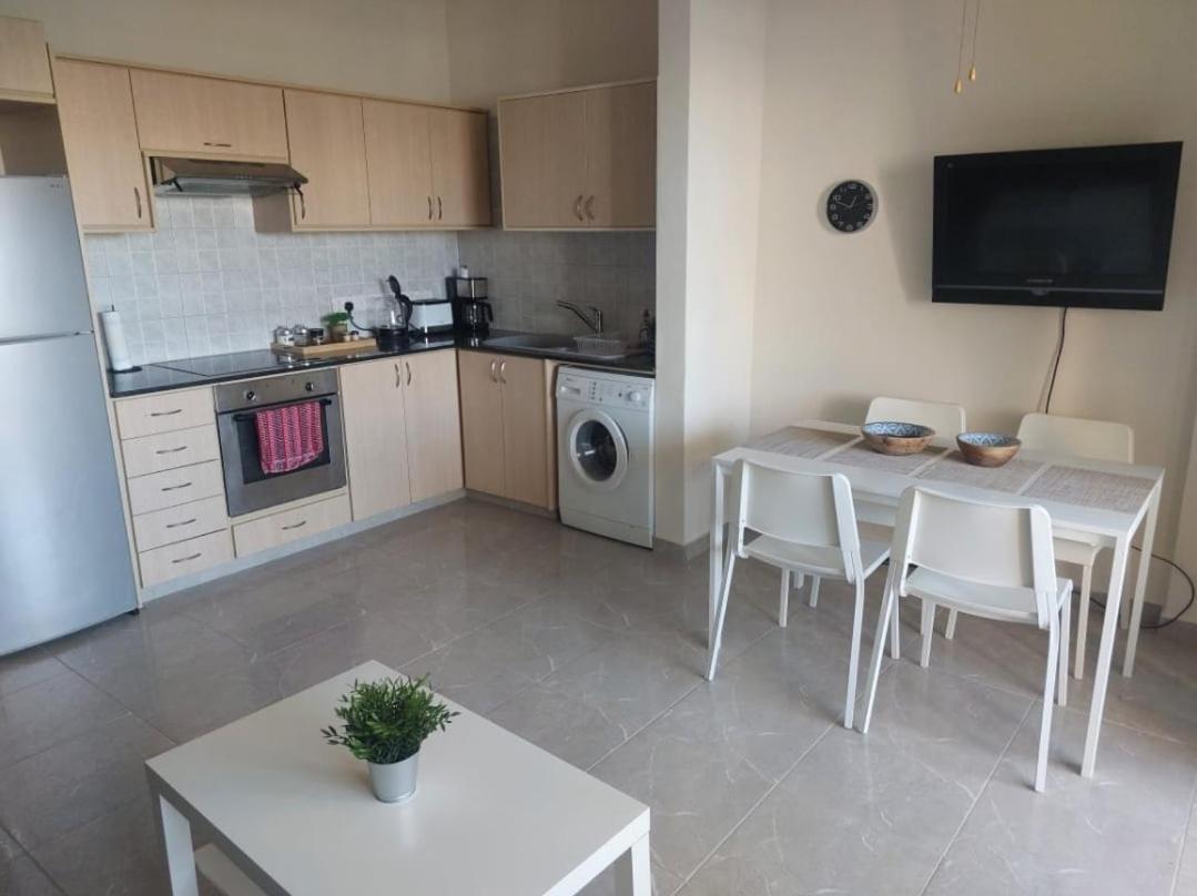 Queen Anna'S Dream 1 Bedroom Apartment 파포스 외부 사진